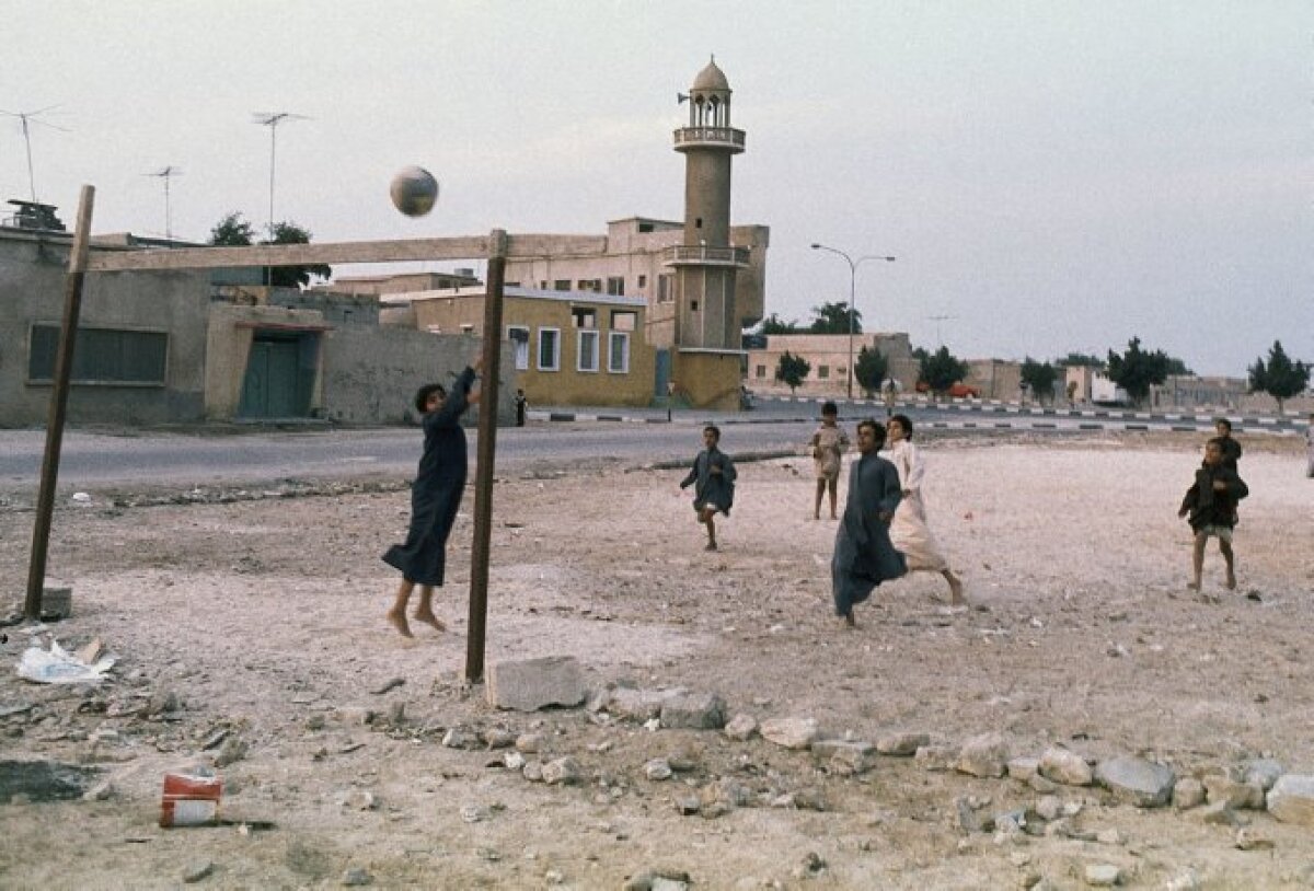 FOTO Fotbalul se naşte pe maidane » Super-galerie cu copii jucînd fotbal în diferite colţuri ale lumii