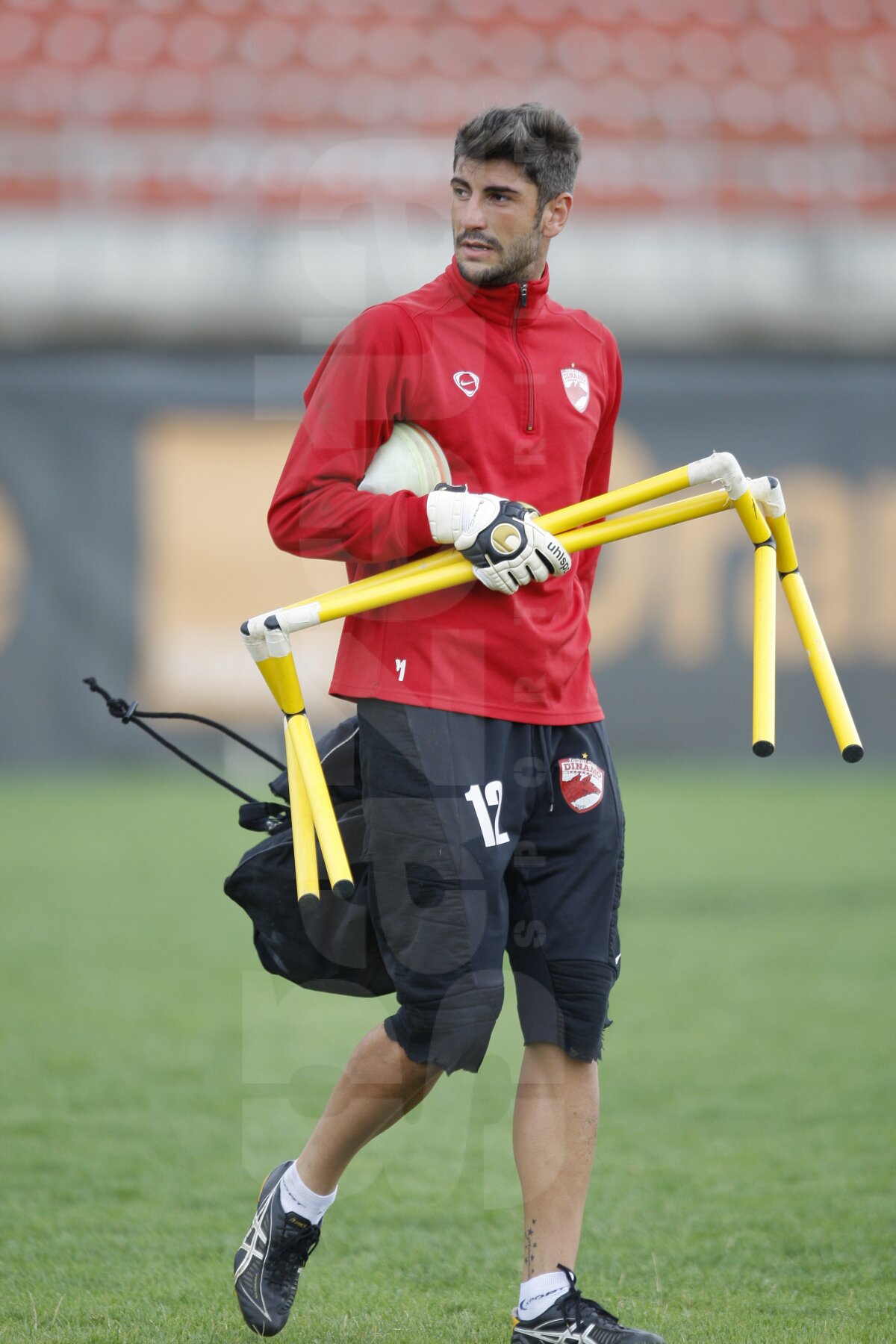 "Cîine" cu acte în regulă! » Alex Pena va evolua un sezon la Dinamo