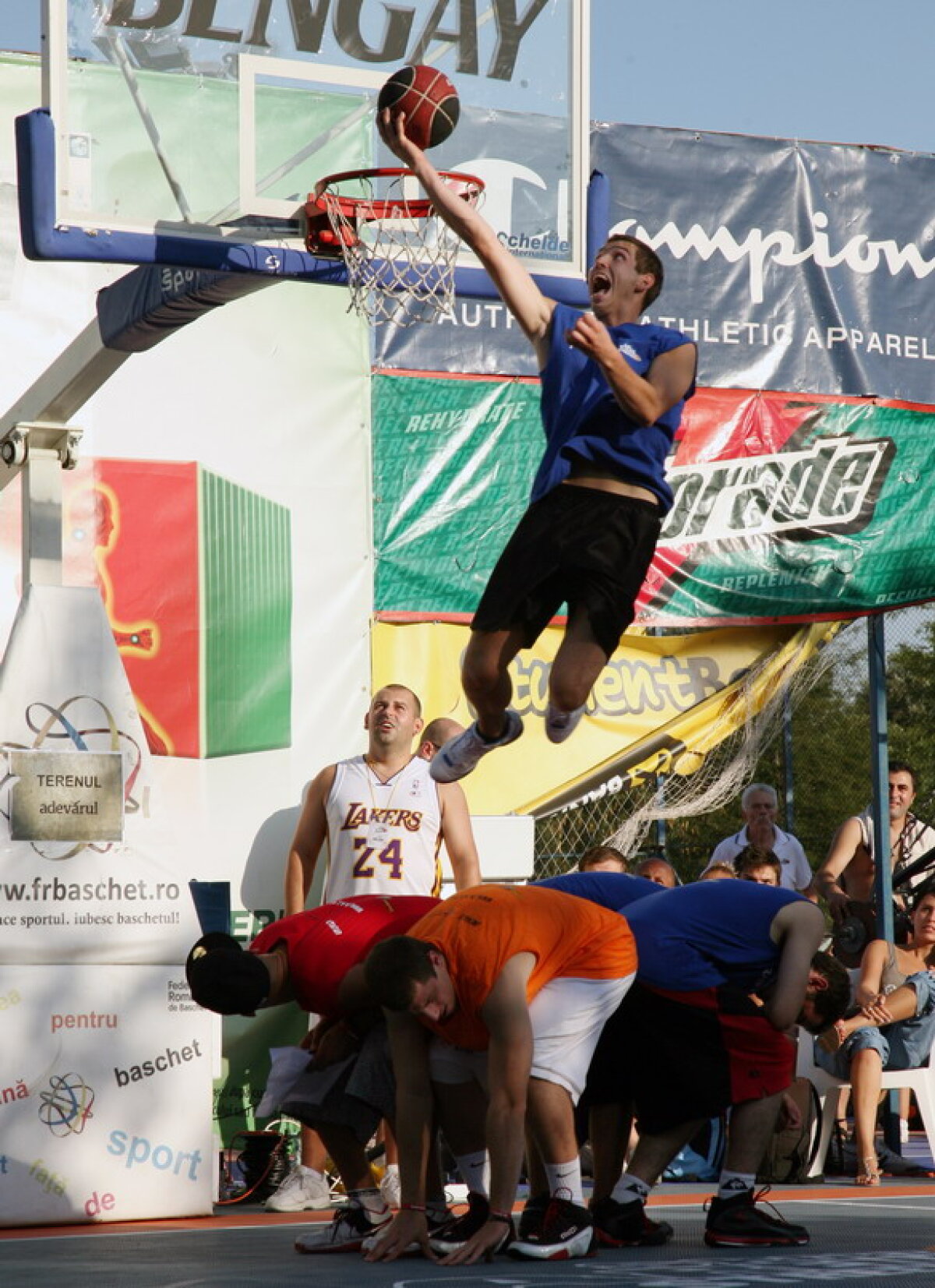 Luni, 22 august, ora 15, încep înscrierile la turneul 4 Sport Arena Streetball!