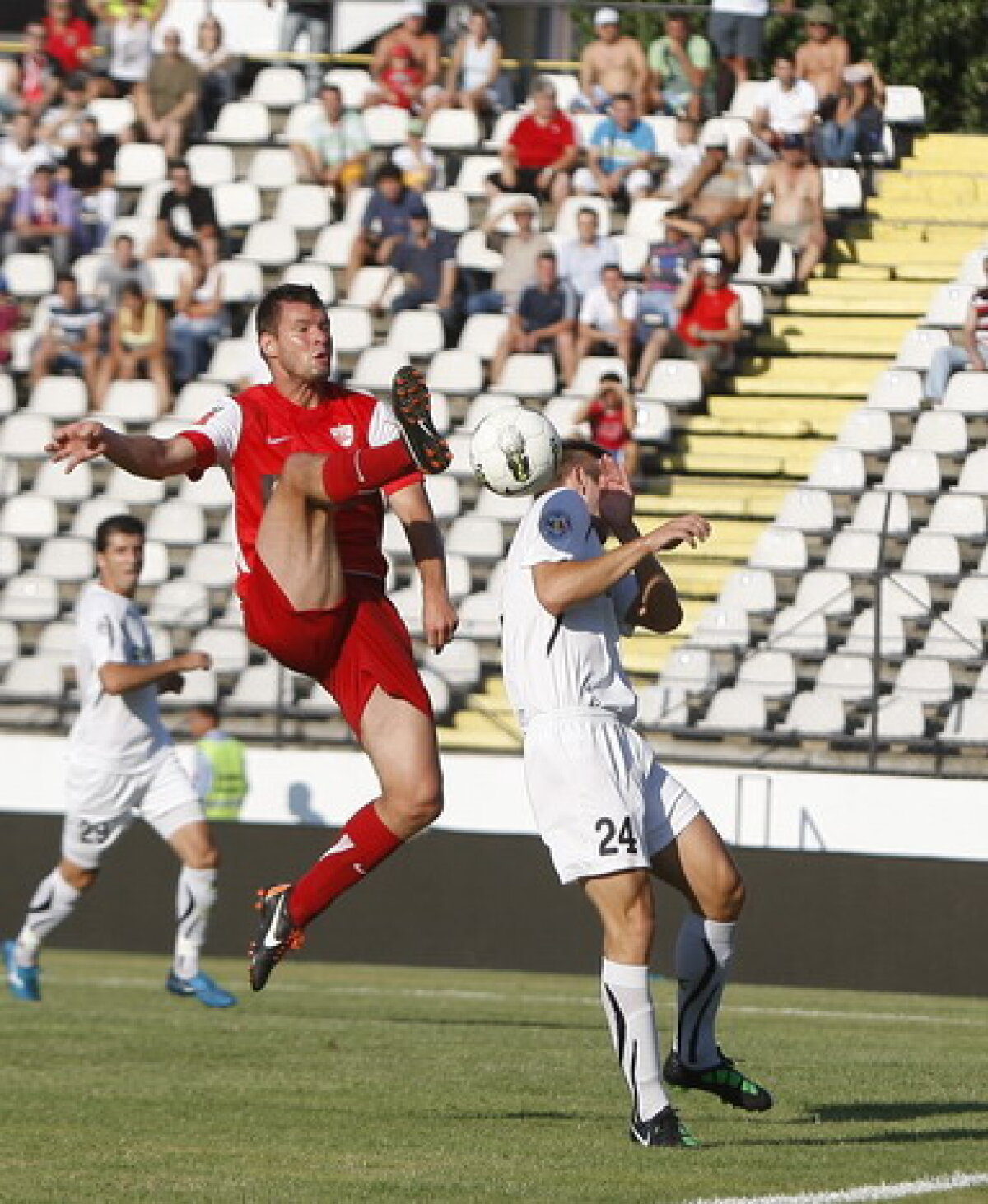 Cronică Sportul-Dinamo 0-2 » Virgini au fost, virgini sînt încă » Torje, servantul de serviciu