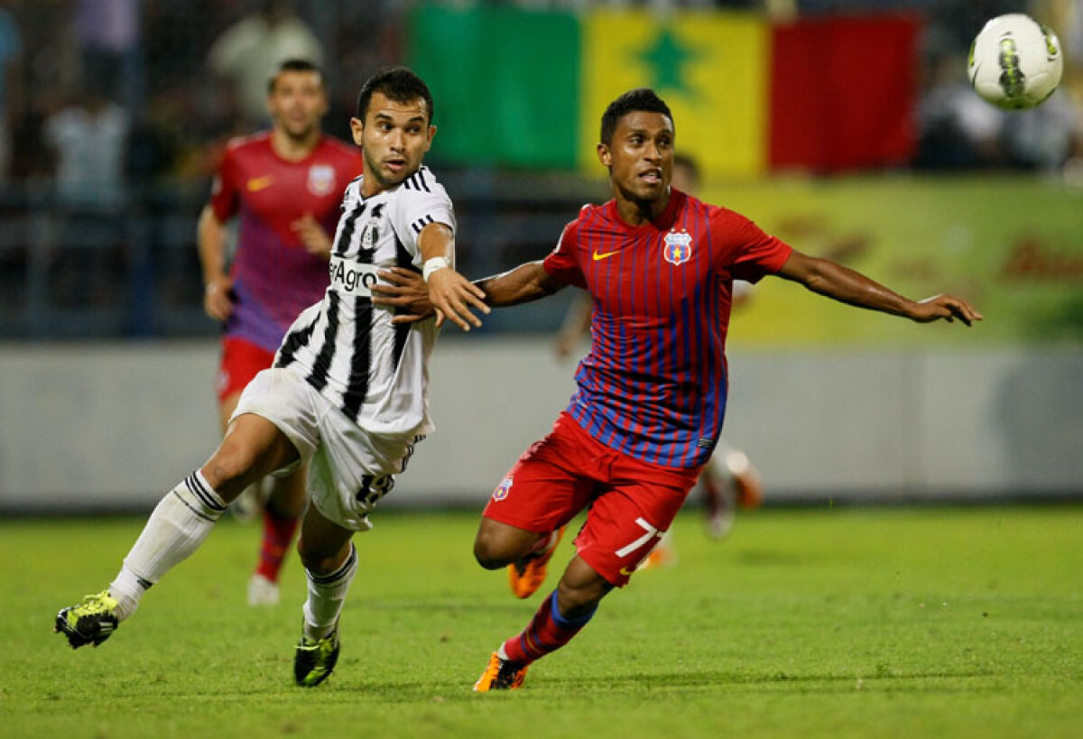 FOTO şi VIDEO Cronică la Astra-Steaua 2-1: "Atunci cînd sapa bate mapa"