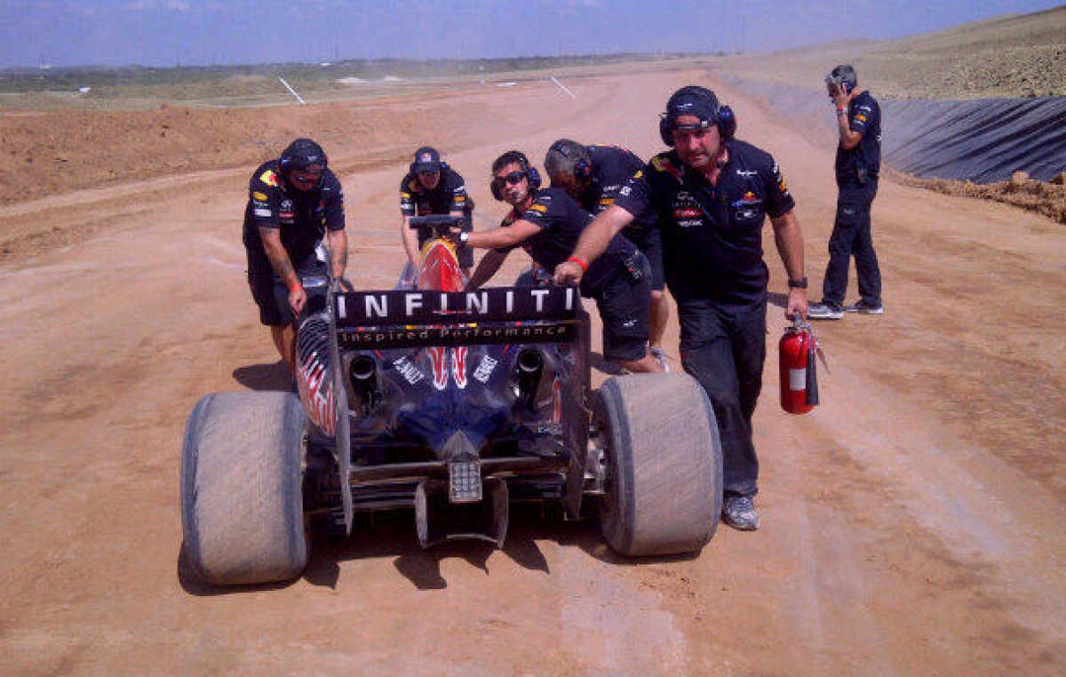 FOTO Tom Cruise a testat un monopost de Formula 1