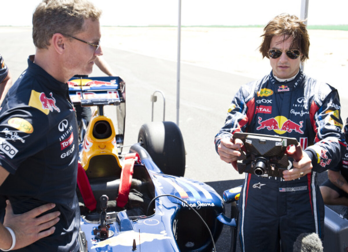 FOTO Tom Cruise a testat un monopost de Formula 1