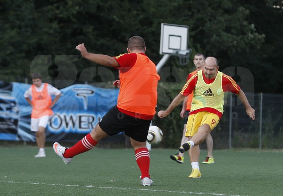FOTO Ganea-SHOW la meciul organizat de FRF: "Doar Steaua vreau să nu se califice" :D