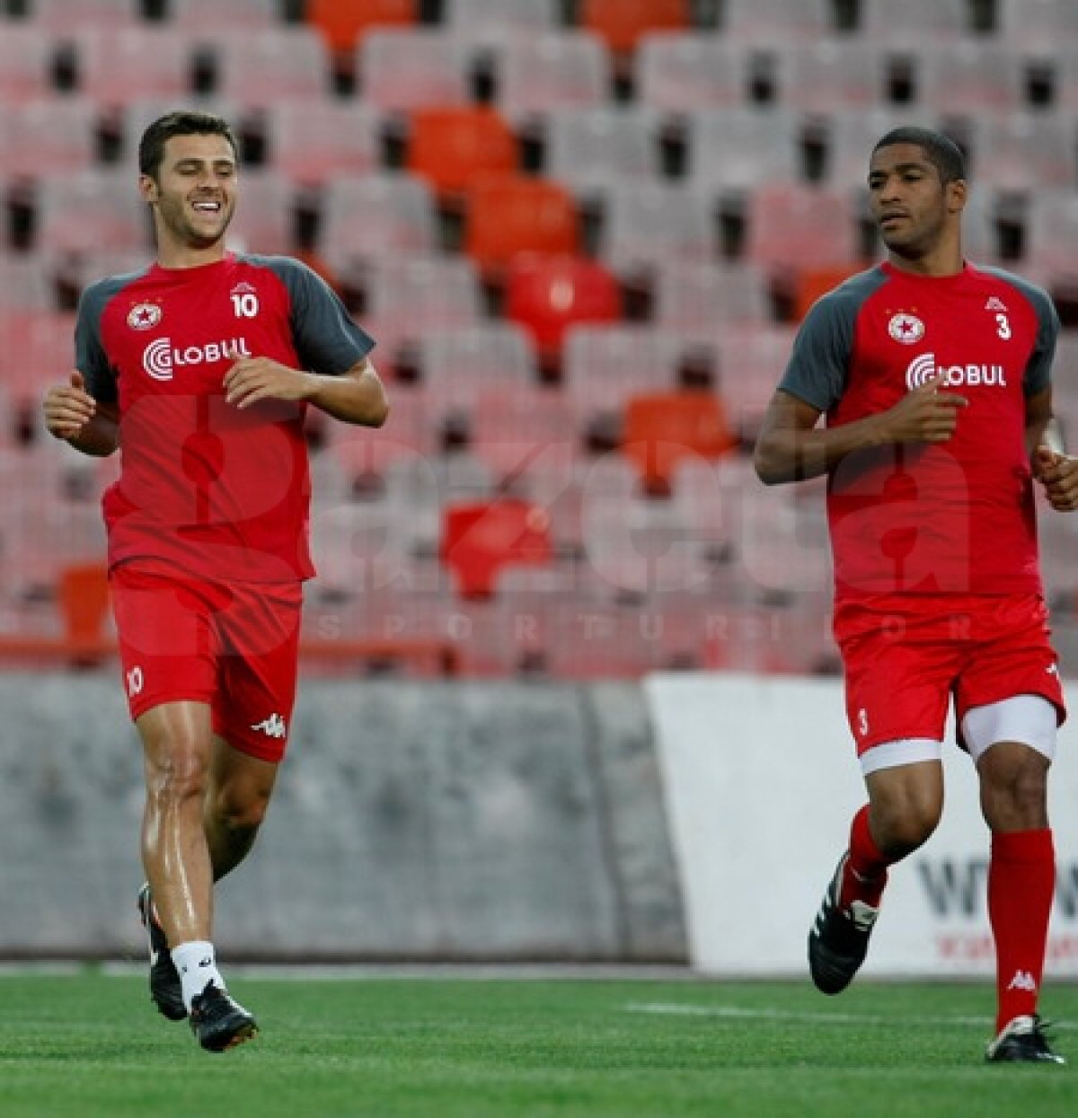 ŢSKA a avut 1.000 de fani la antrenament » Radukanov: "Vrem stadionul plin, sîntem pregătiţi să cîştigăm"