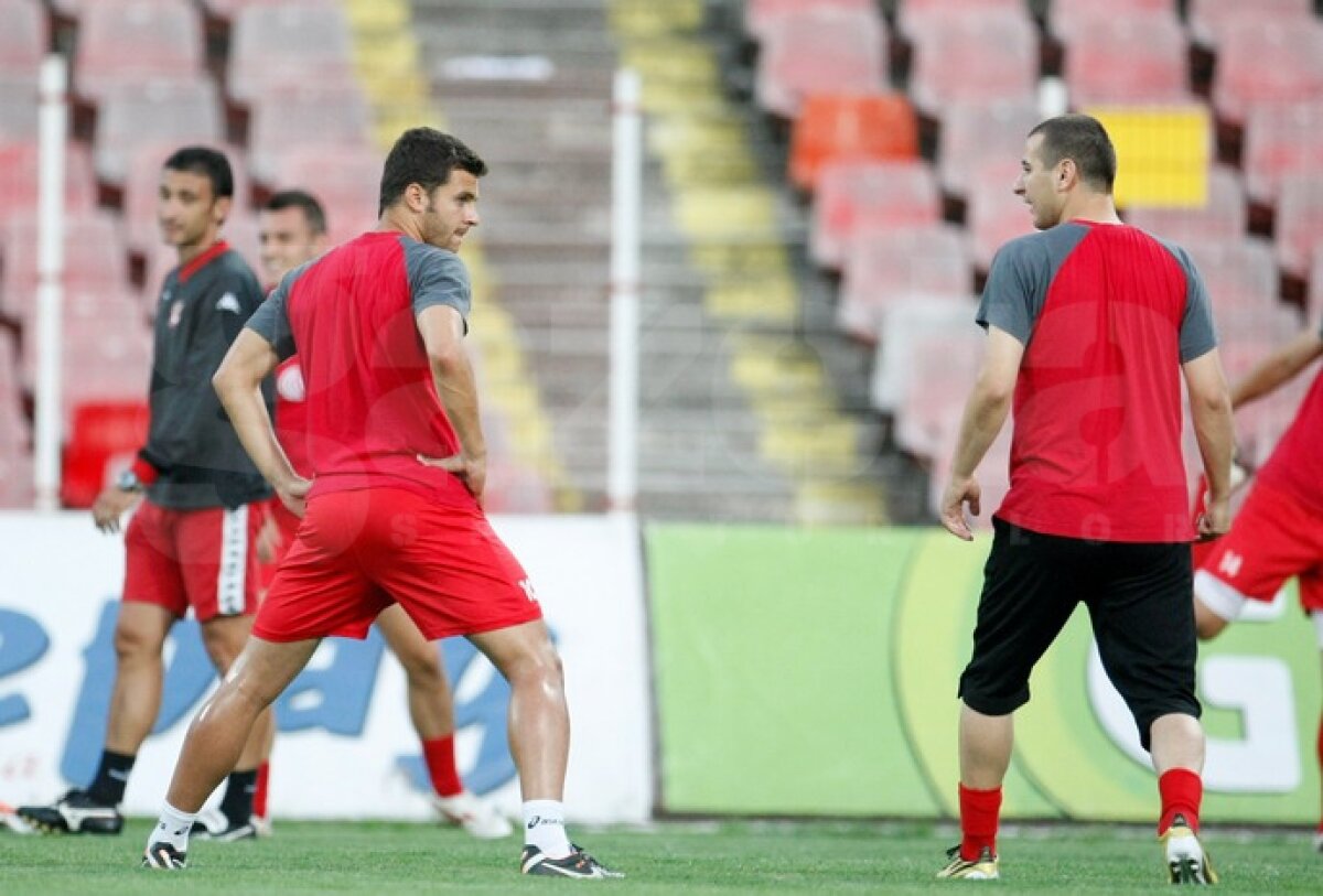 ŢSKA a avut 1.000 de fani la antrenament » Radukanov: "Vrem stadionul plin, sîntem pregătiţi să cîştigăm"