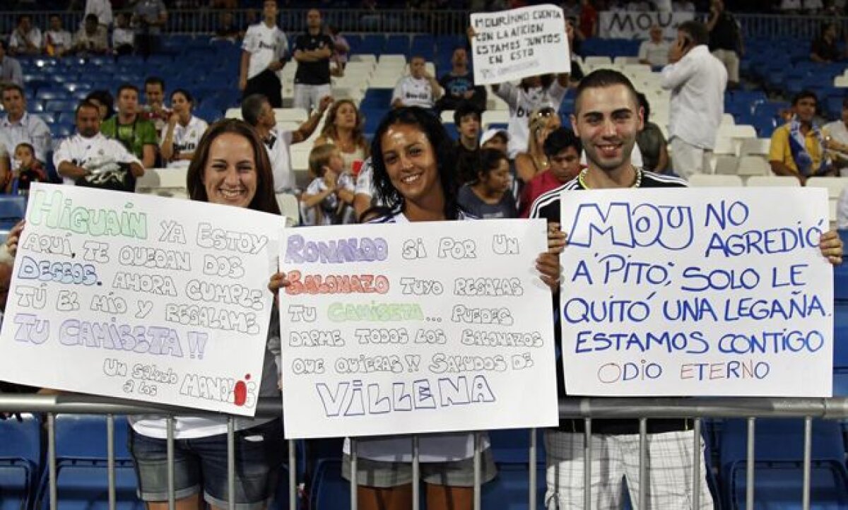 VIDEO şi FOTO » Mourinho, susţinut din toate puterile la Madrid: "Degetul tău ne arată drumul" :D