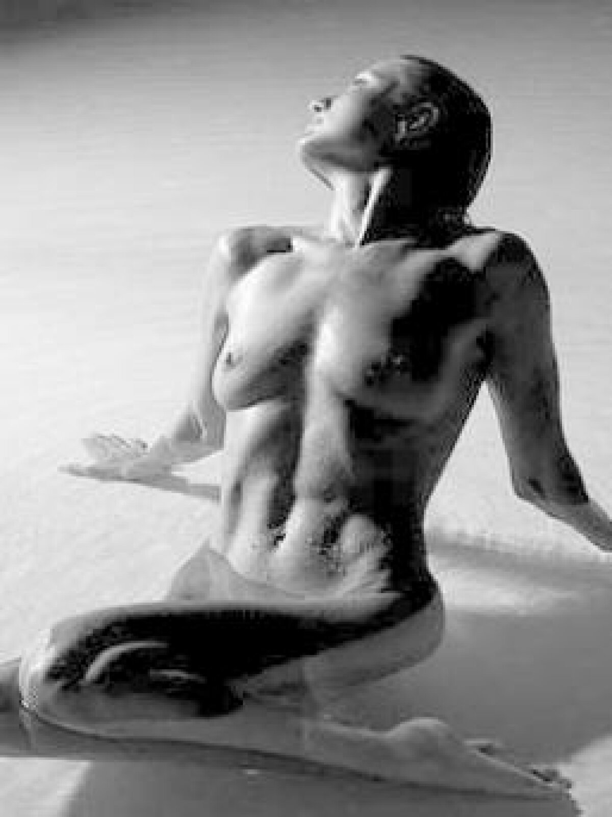 Este campioană la înot, deşi e paralizată de la brîu în jos