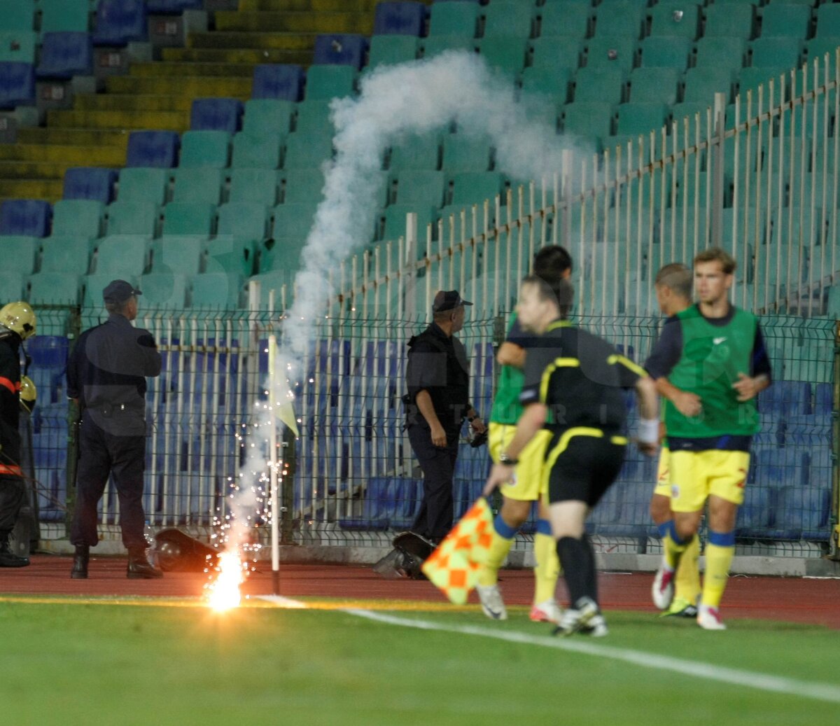 Filmul incidentelor de la Sofia » Plan dejucat: oficialii stelişti au anihilat intenţia Peluzei Sud » 5 ARESTAŢI