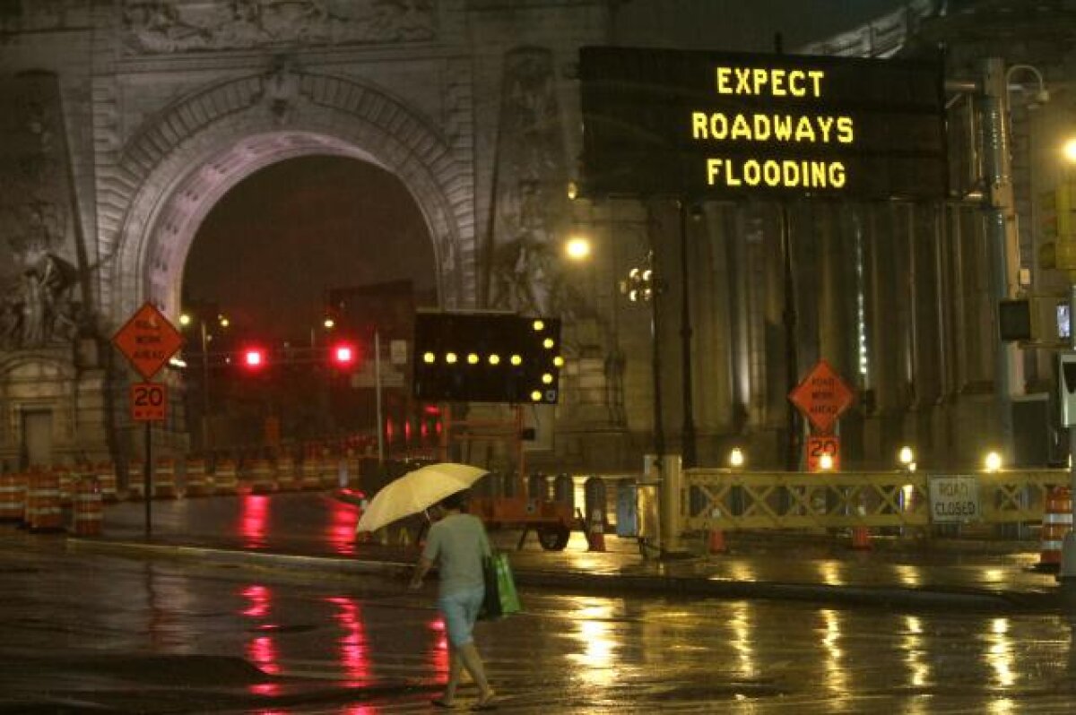 GALERIE FOTO » Şocant: New York-ul e un oraş părăsit în aşteptarea Uraganului Irene