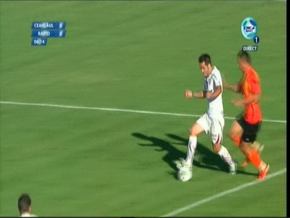 Grigorie obţine penalty pentru Rapid » Crezi că a fost fault?