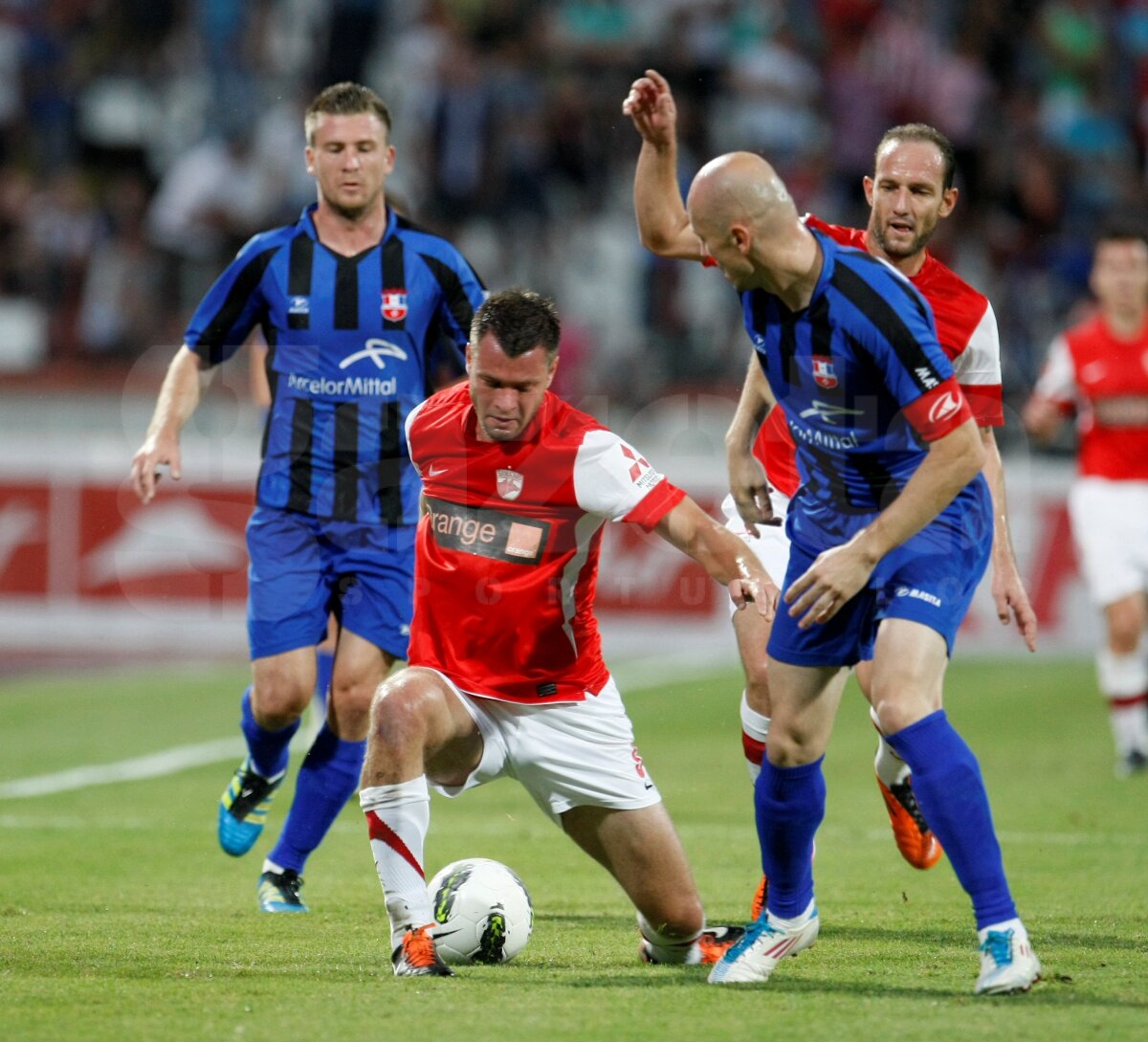 Dinamo e de neînvins în campionat. 5 victorii consecutive după 2-1 cu Oţelul!