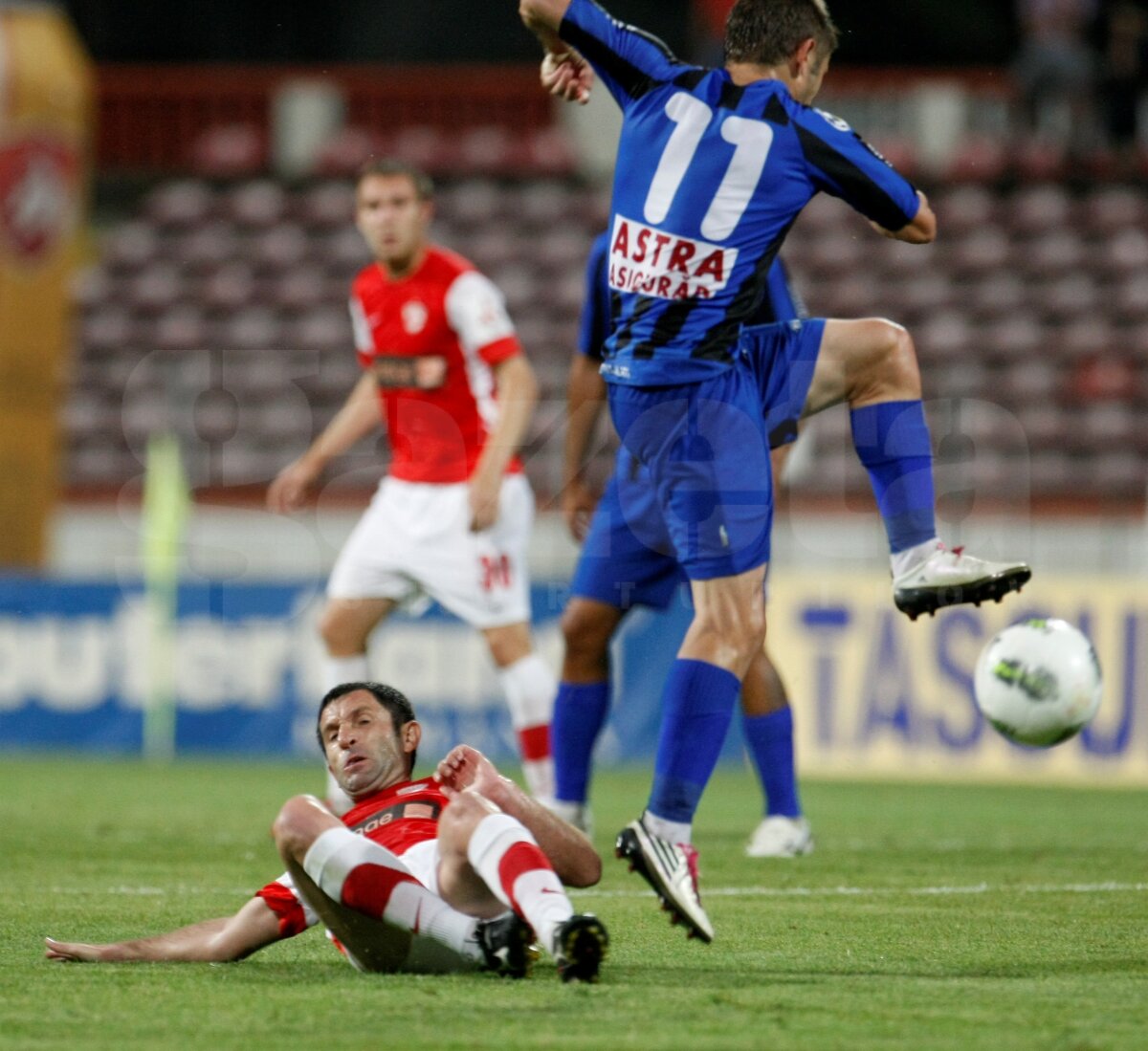 Dinamo e de neînvins în campionat. 5 victorii consecutive după 2-1 cu Oţelul!