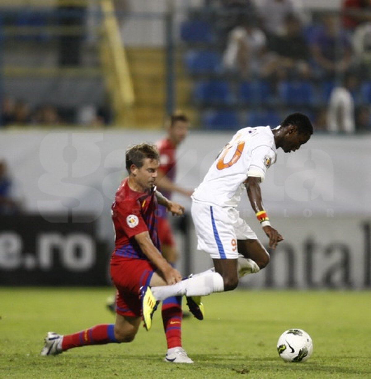 FOTO Victorie "cu cap" » Geraldo şi Martinovici au adus victoria Stelei, 2-0 cu Tîrgu Mureş