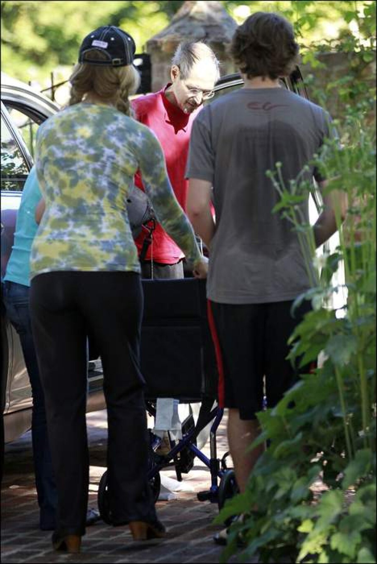 Noile imagini cu Steve Jobs confirmă: fostul CEO e din ce în ce mai rău!