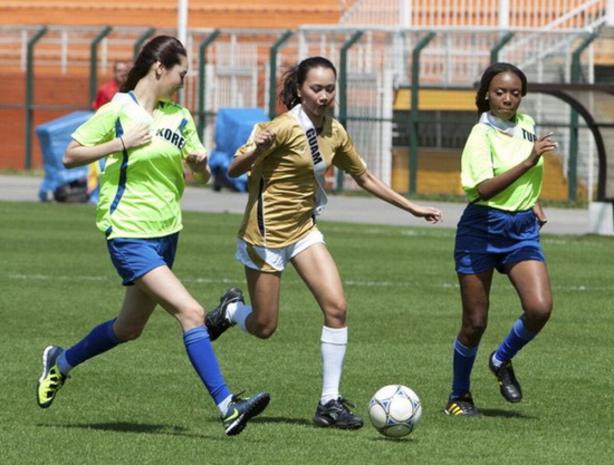 FOTO Misiune grea ;) Cafu le-a antrenat pe candidatele de la Miss Univers