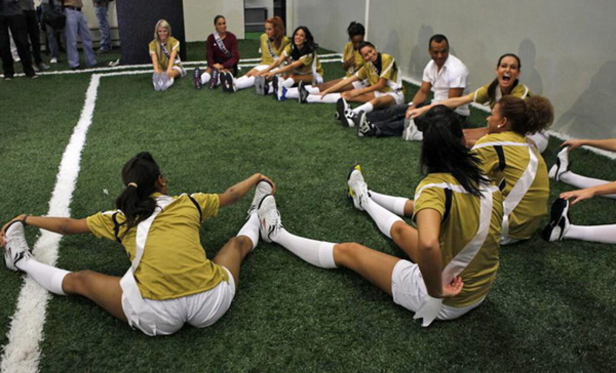 FOTO Misiune grea ;) Cafu le-a antrenat pe candidatele de la Miss Univers