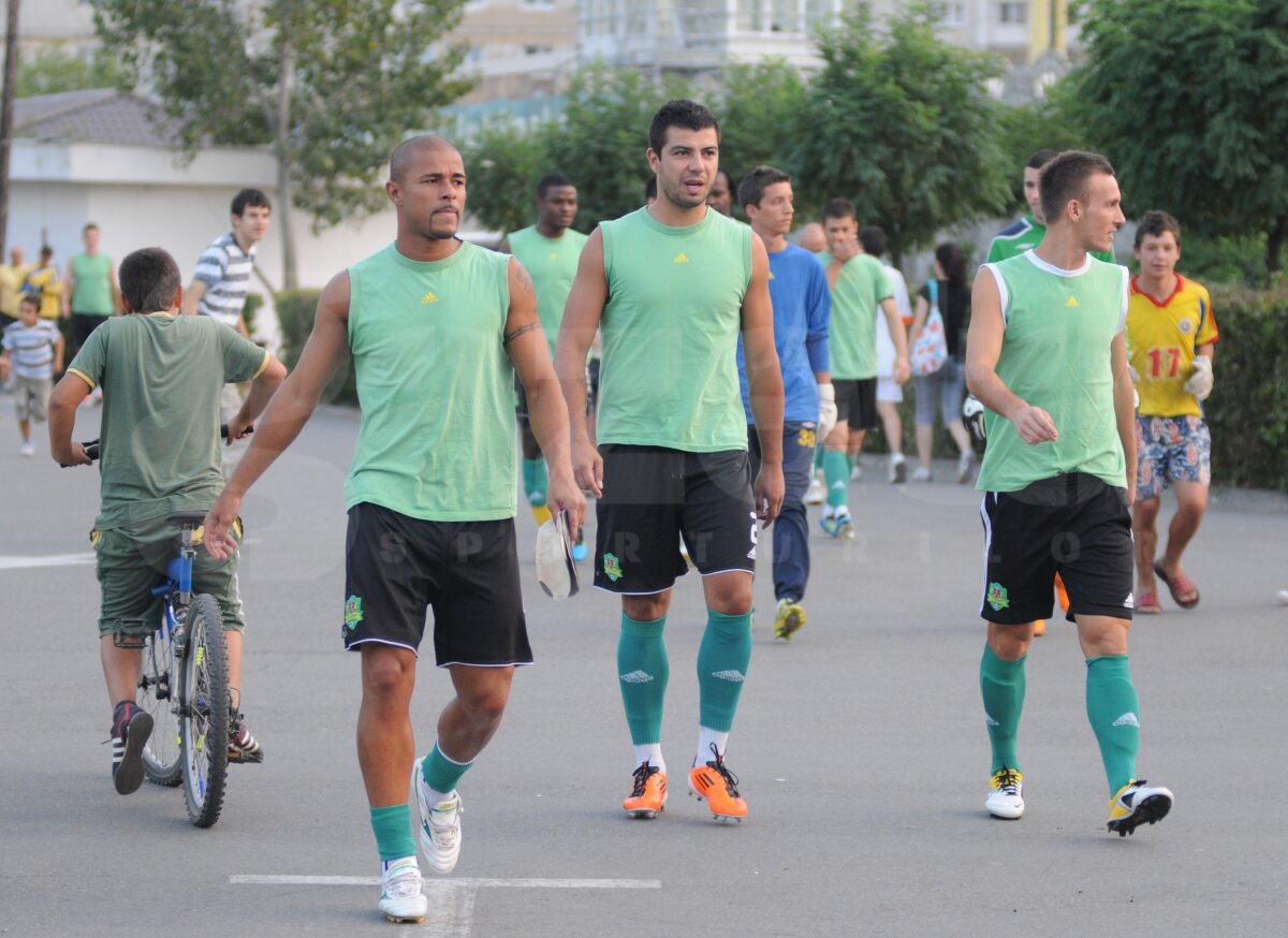 FOTO » Marius Constantin şi Zappino, primul antrenament cu Hizo la Vaslui