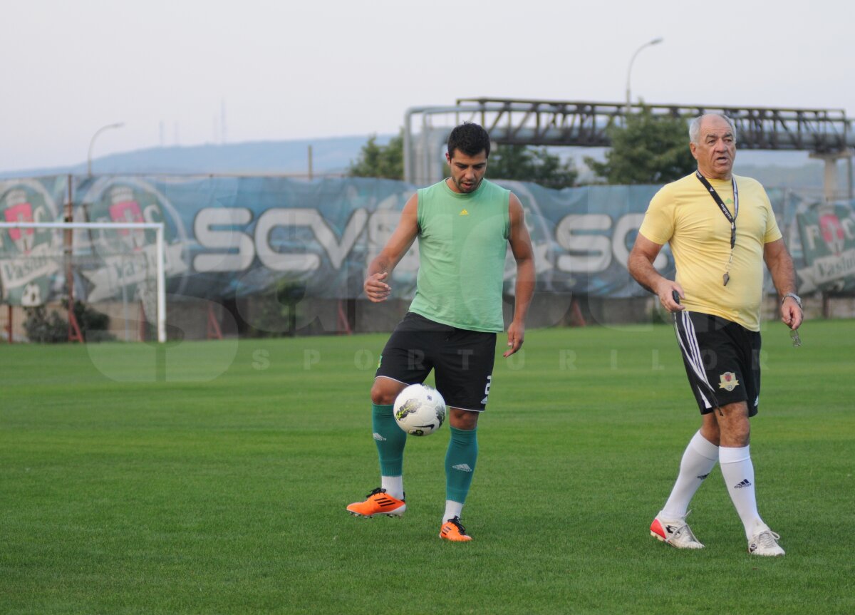 FOTO » Marius Constantin şi Zappino, primul antrenament cu Hizo la Vaslui