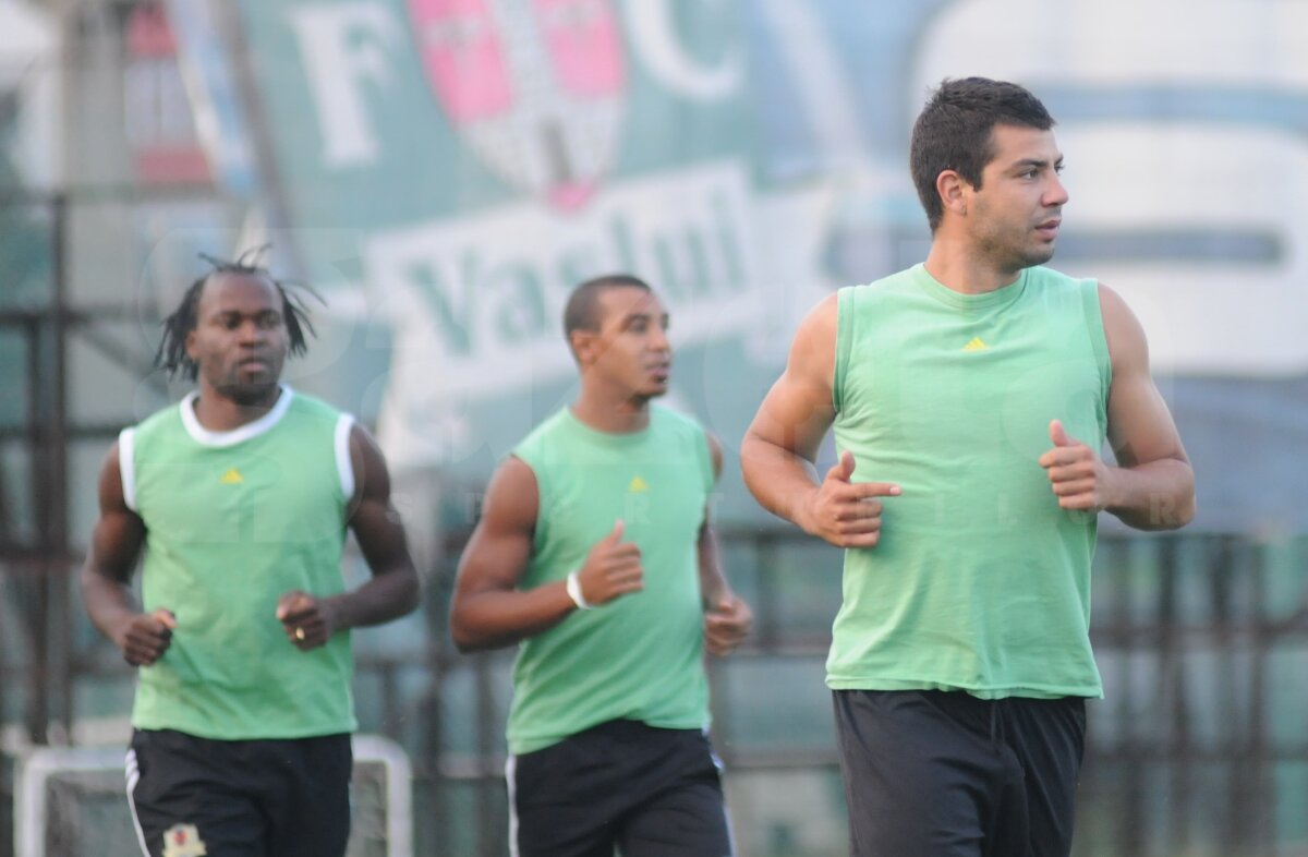 FOTO » Marius Constantin şi Zappino, primul antrenament cu Hizo la Vaslui