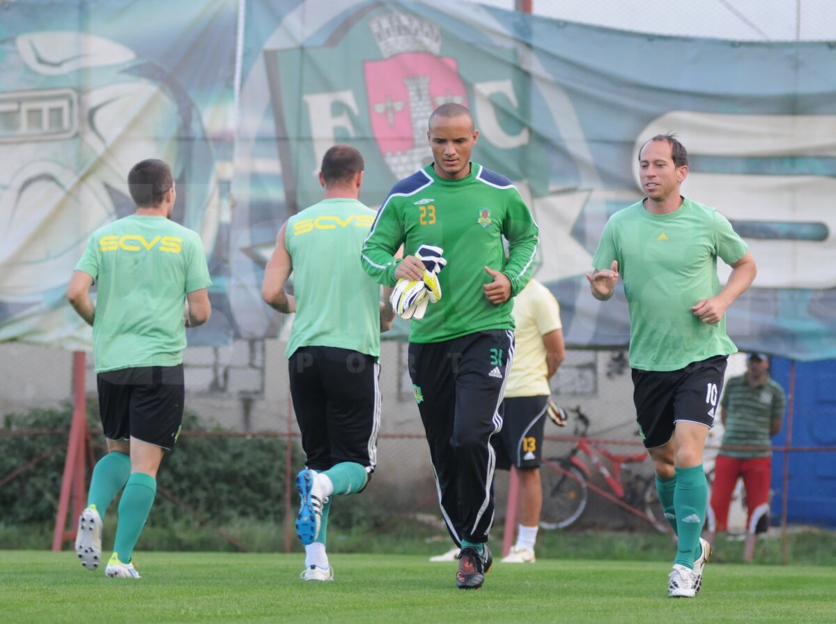 FOTO » Marius Constantin şi Zappino, primul antrenament cu Hizo la Vaslui