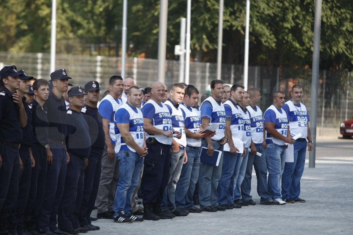 National Arena sub asediu ;) Împuşcături şi desfăşurări de forţe pe noul stadion