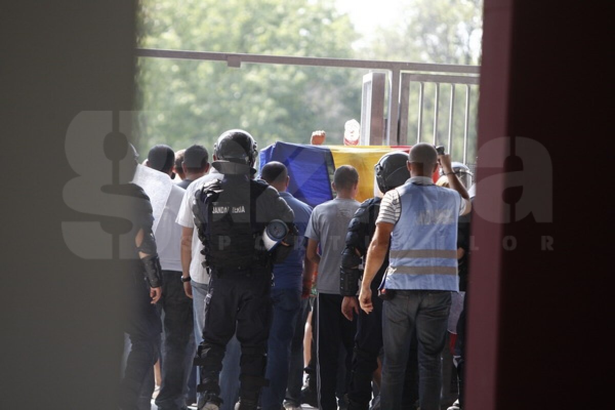 National Arena sub asediu ;) Împuşcături şi desfăşurări de forţe pe noul stadion
