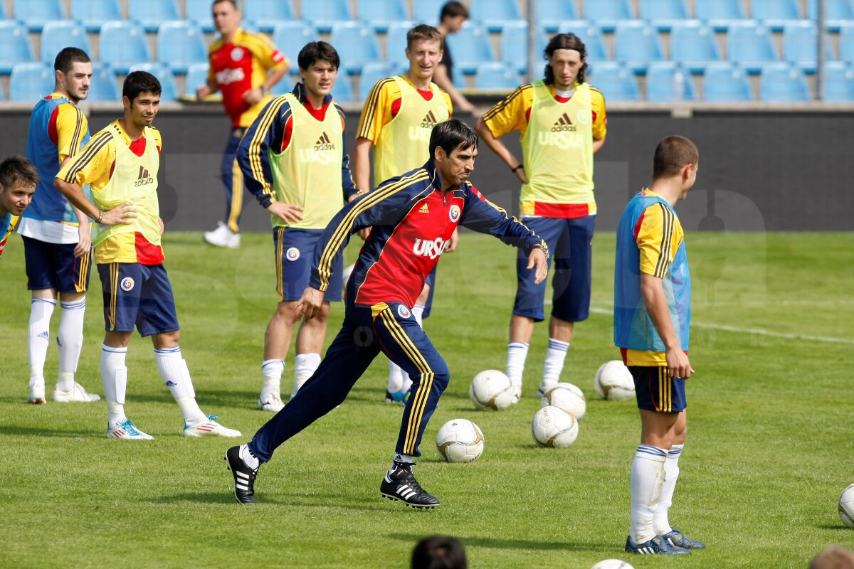 Tehnici de lovire a mingii :D » Piţurcă a făcut spectacol la antrenamentul de azi