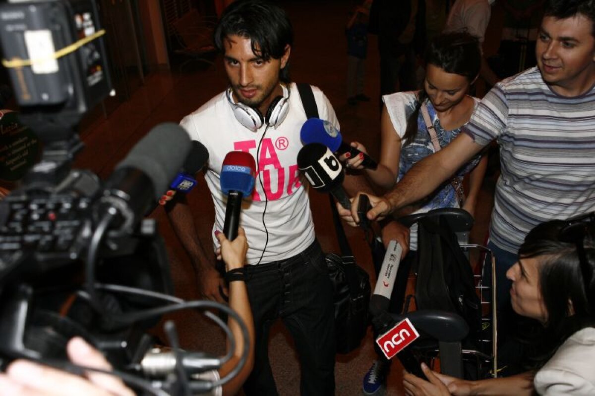 GALERIE FOTO » Rui Pedro a ajuns la Cluj: ”Săpunaru şi Pereira mi-au spus numai lucruri frumoase despre CFR!”