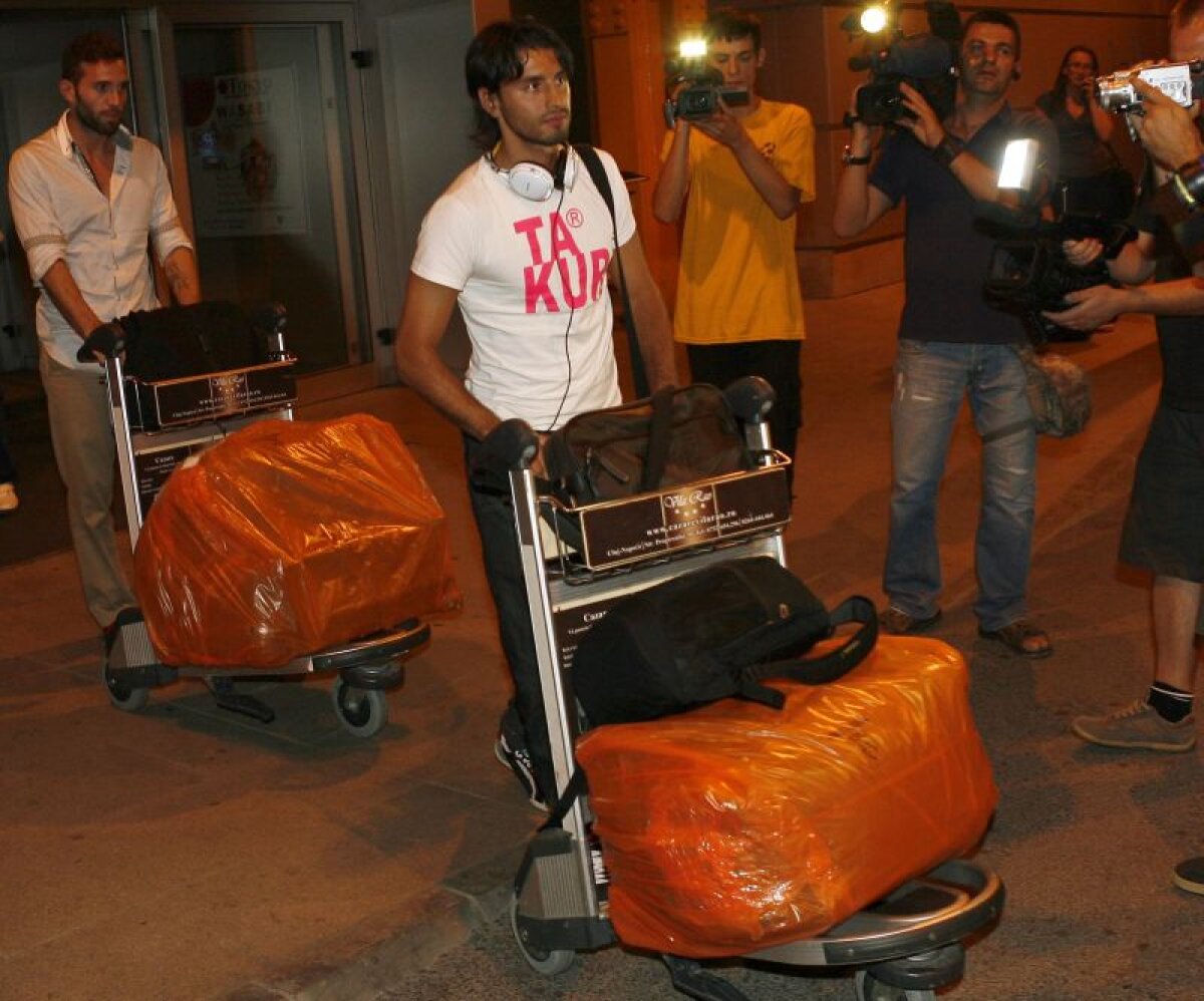 GALERIE FOTO » Rui Pedro a ajuns la Cluj: ”Săpunaru şi Pereira mi-au spus numai lucruri frumoase despre CFR!”