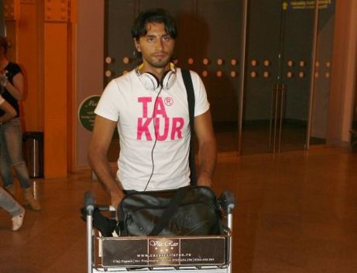 GALERIE FOTO » Rui Pedro a ajuns la Cluj: ”Săpunaru şi Pereira mi-au spus numai lucruri frumoase despre CFR!”