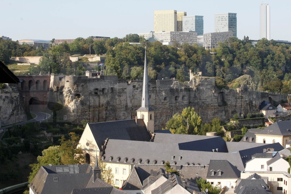 GALERIE FOTO Prietenii noştri, luxemburghezii » În 2005 şi în 2007 am păşit cu ajutorul lor în EUROPA