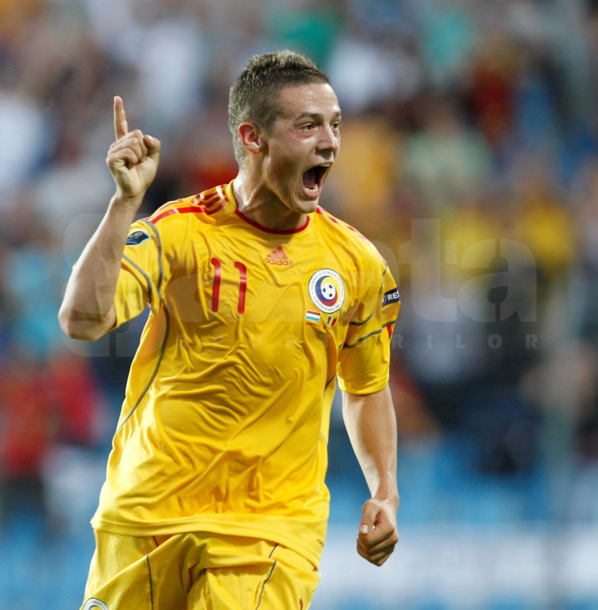 Torje, cel mai mic jucător de pe teren, a decis partida cu o "dublă" » Piticul a bătut piticii