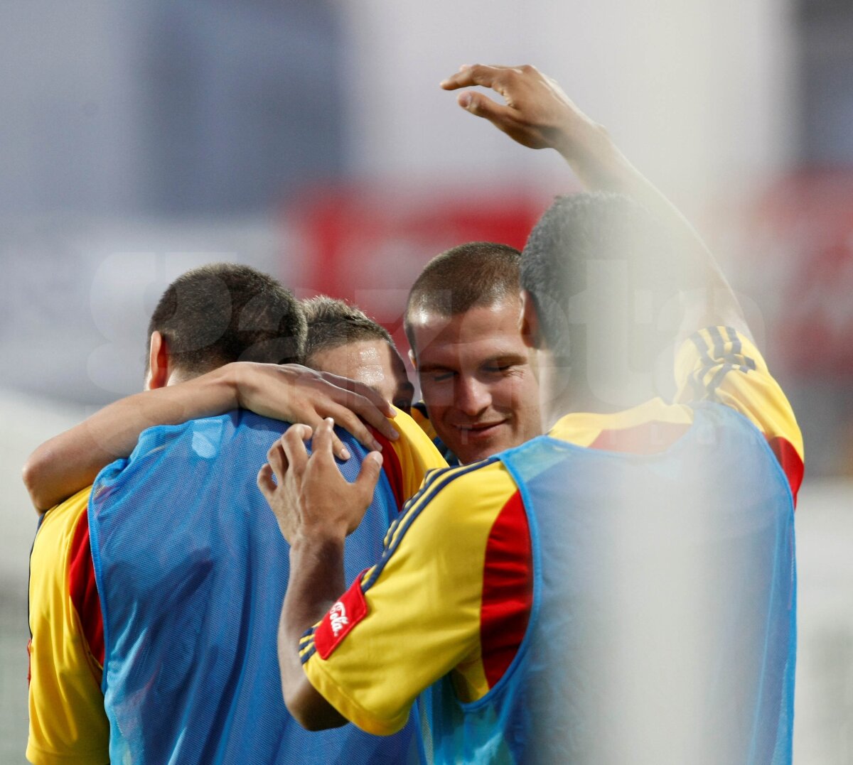 Torje, cel mai mic jucător de pe teren, a decis partida cu o "dublă" » Piticul a bătut piticii