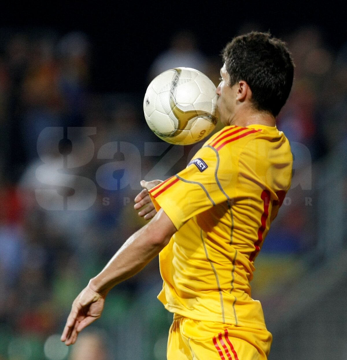 Torje, cel mai mic jucător de pe teren, a decis partida cu o "dublă" » Piticul a bătut piticii