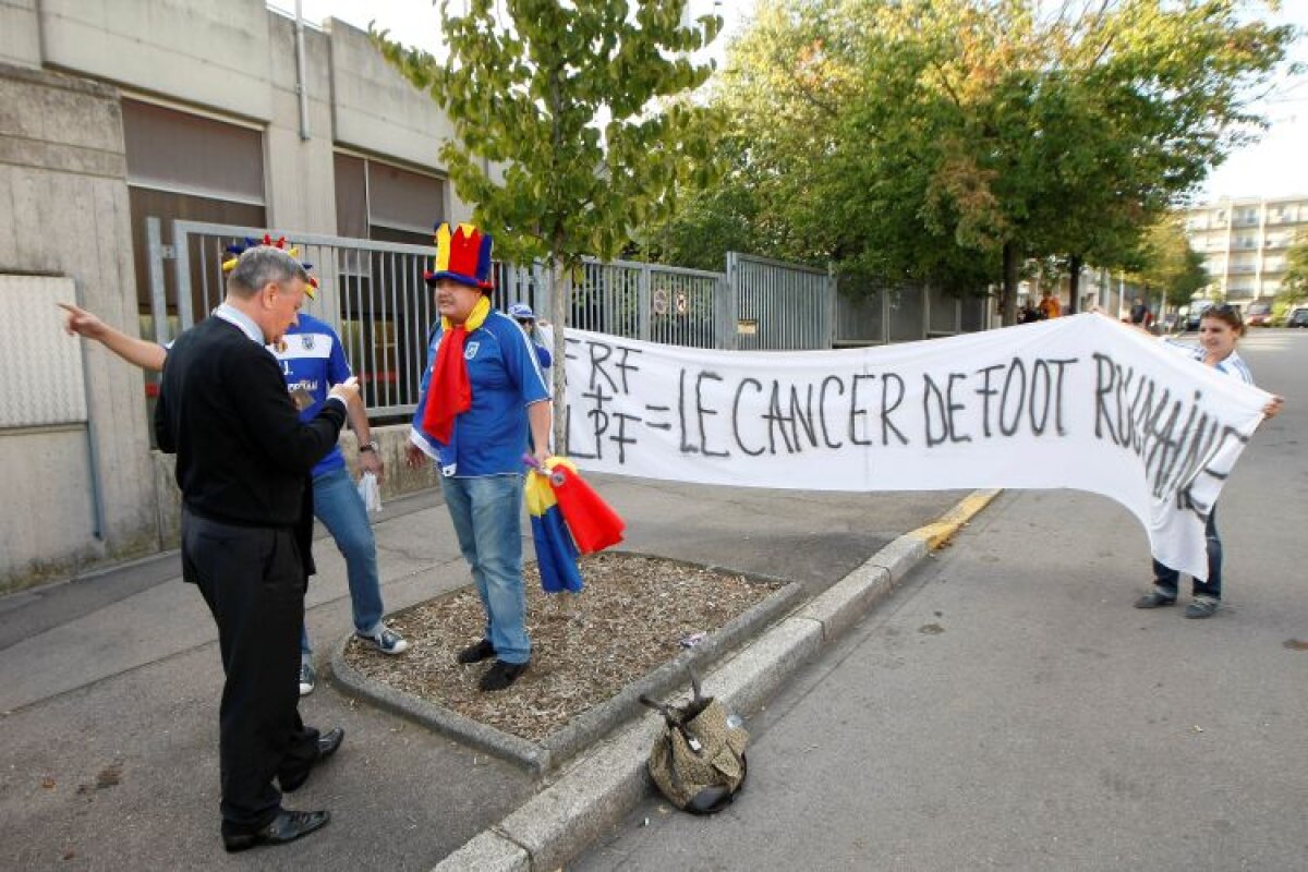 Mircea Sandu faţă în faţă cu dezgustul suporterilor români