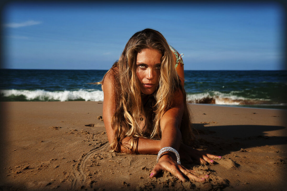 FOTO Iberica Blanca Manchón face valuri în windsurf