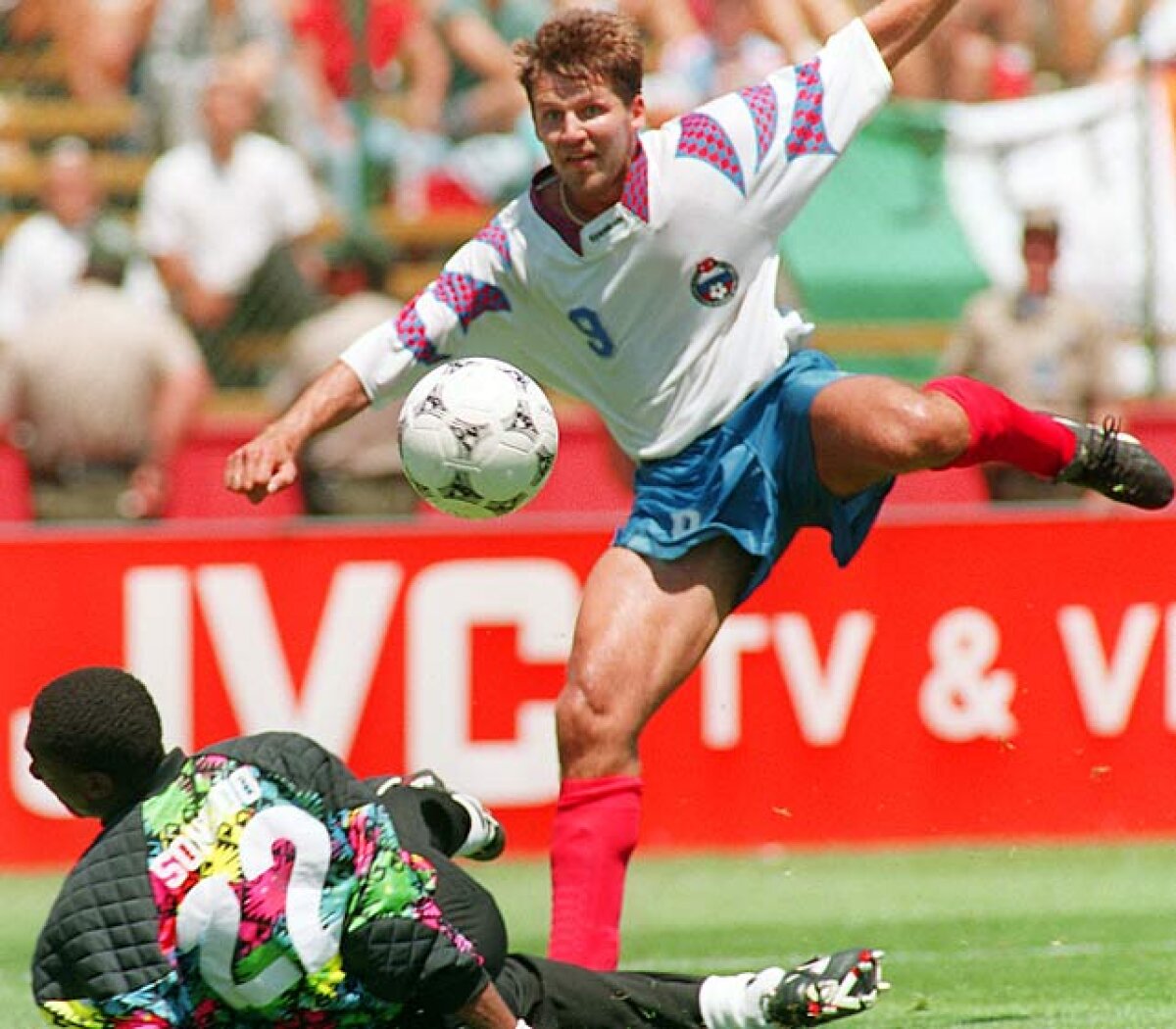 "Axa 28"» Strania coincidenţă între carierele întîilor marcatori la Mondial