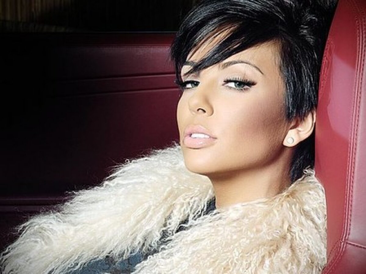 FOTO Iubita lui Valeri Bojinov a pozat în Playboy. Vezi cu ce poziţii îşi atrage fanii!