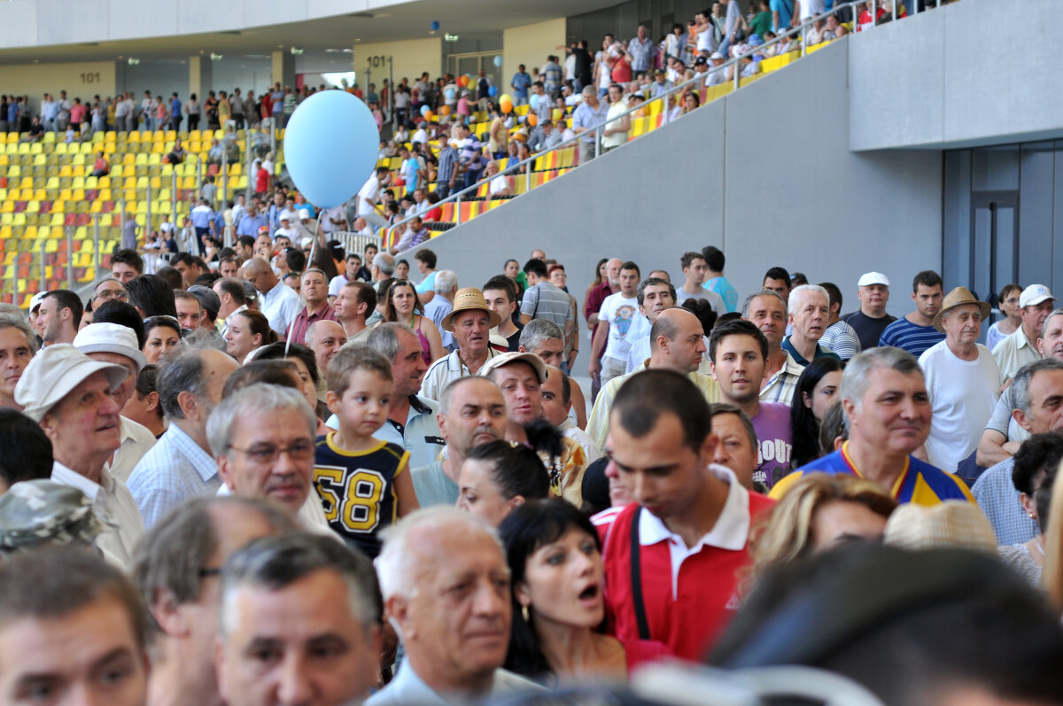 Sărbătoare FĂRĂ GUST » România şi Franţa remizează fără gol pe un gazon ca la Smârdan