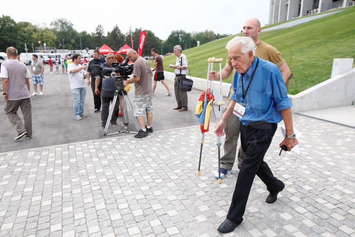 Sărbătoare FĂRĂ GUST » România şi Franţa remizează fără gol pe un gazon ca la Smârdan