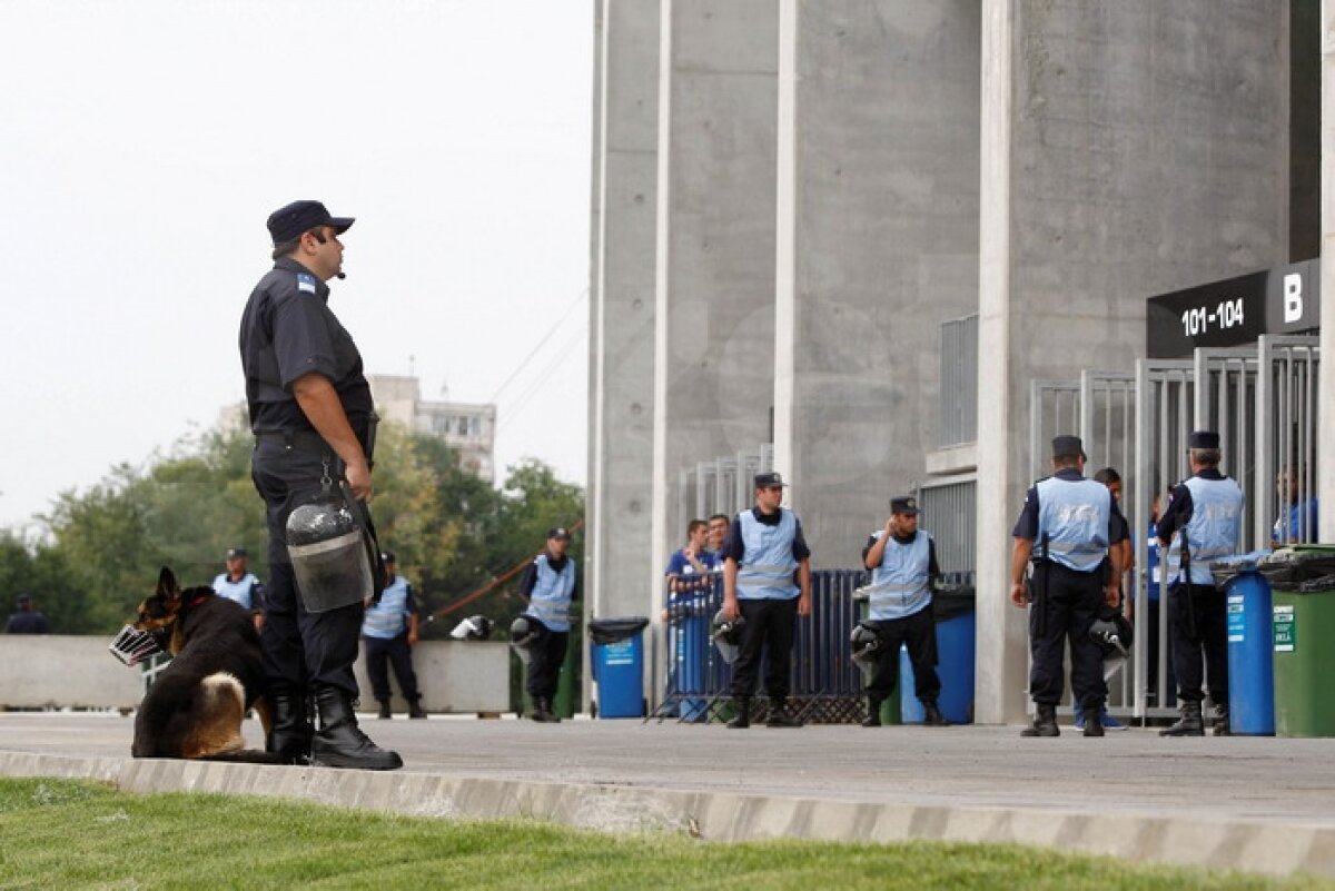 Sărbătoare FĂRĂ GUST » România şi Franţa remizează fără gol pe un gazon ca la Smârdan