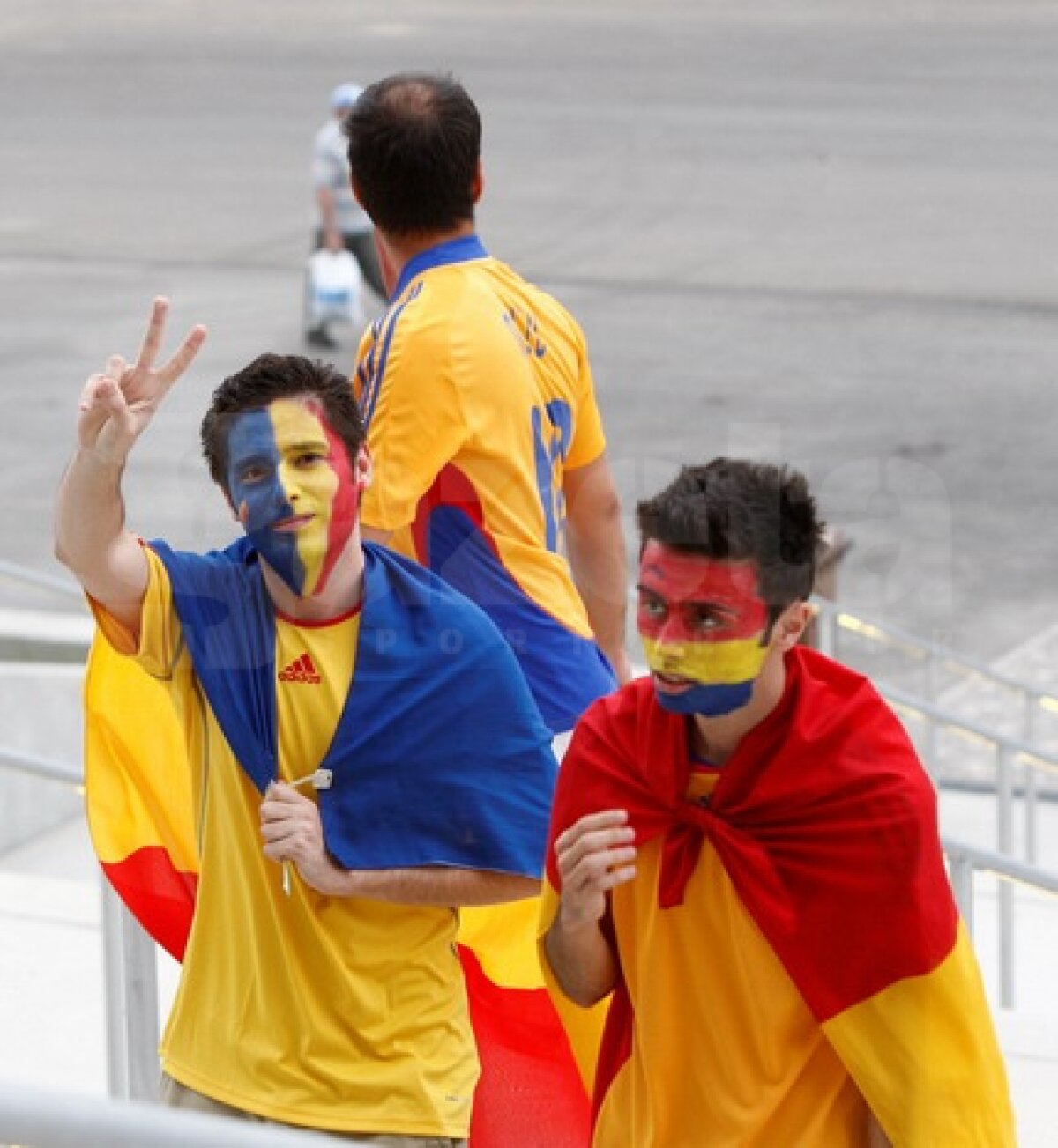 Sărbătoare FĂRĂ GUST » România şi Franţa remizează fără gol pe un gazon ca la Smârdan