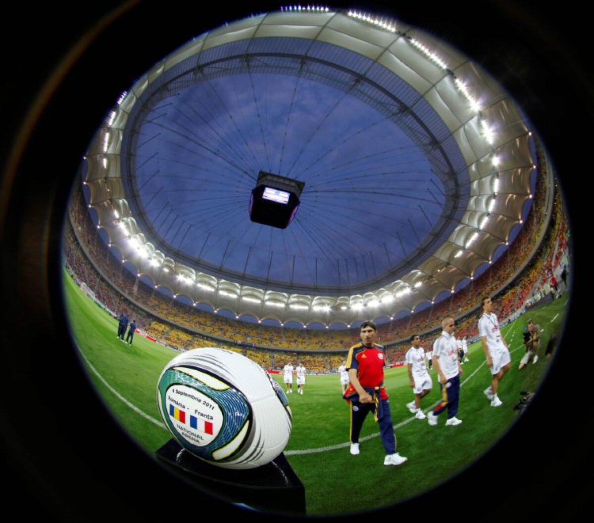 Sărbătoare FĂRĂ GUST » România şi Franţa remizează fără gol pe un gazon ca la Smârdan