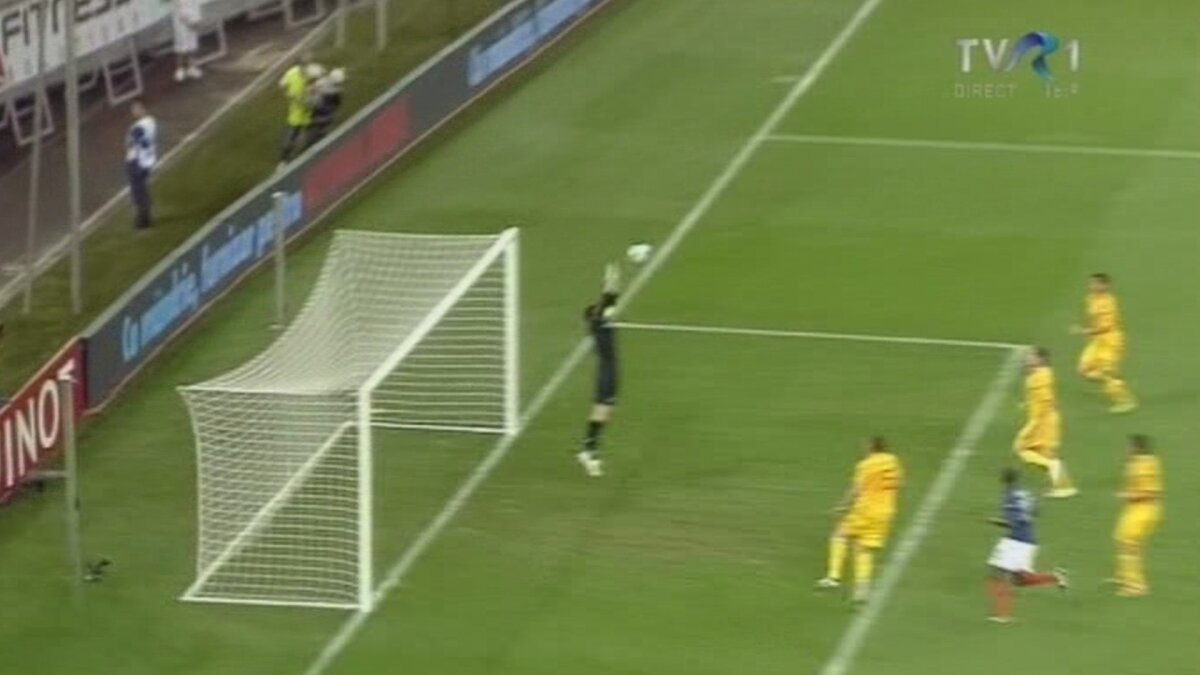 Sărbătoare FĂRĂ GUST » România şi Franţa remizează fără gol pe un gazon ca la Smârdan