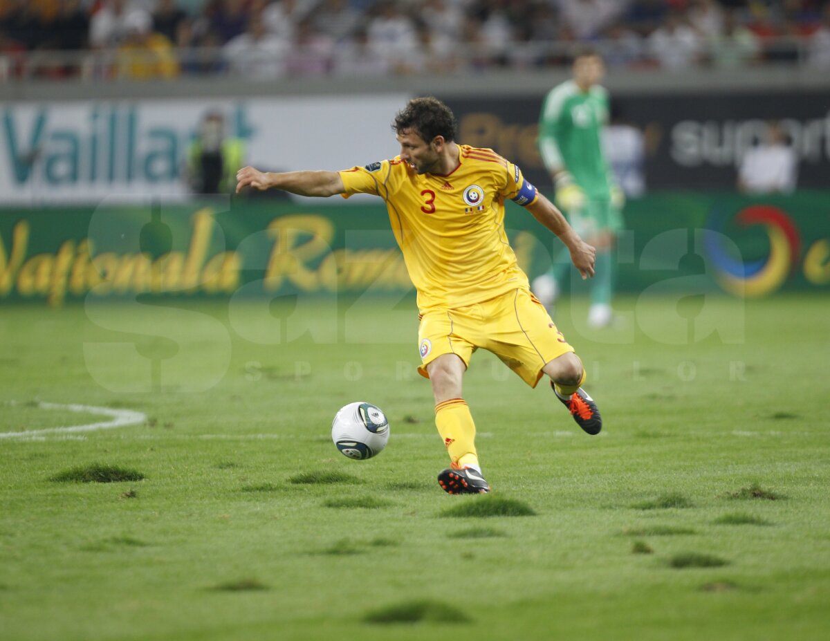 FOTO Gazonul de pe National Arena a fost groaznic. Presa franceză ne face praf