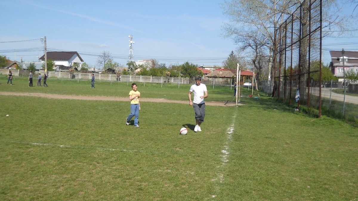 FOTO La ţară e mai bine! Cititorii au trimis pe gazeta@gsp.ro poze cu gazonul din comuna lor