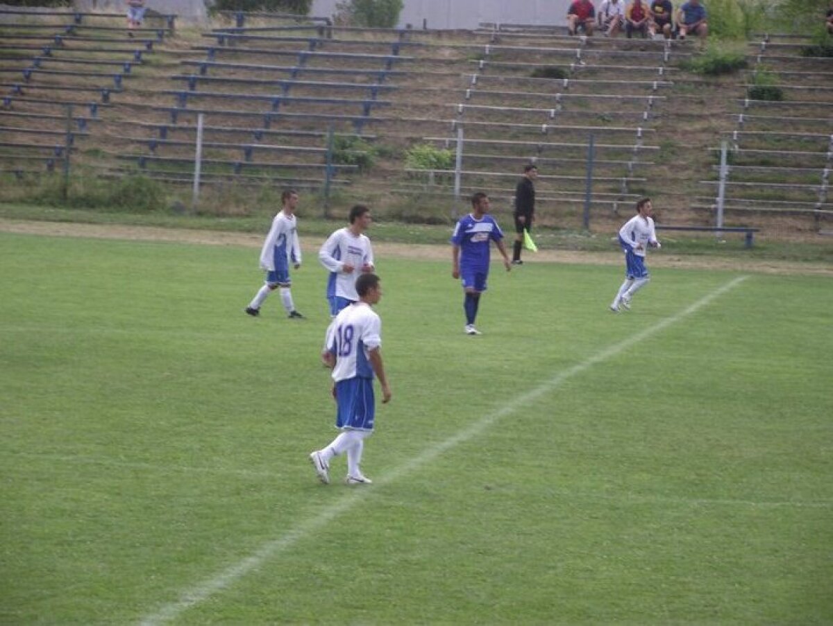 FOTO La ţară e mai bine! Cititorii au trimis pe gazeta@gsp.ro poze cu gazonul din comuna lor