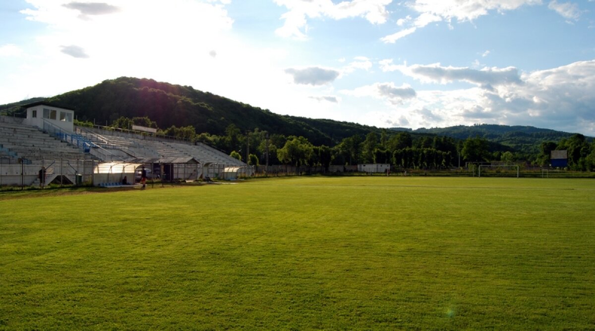 FOTO La ţară e mai bine! Cititorii au trimis pe gazeta@gsp.ro poze cu gazonul din comuna lor