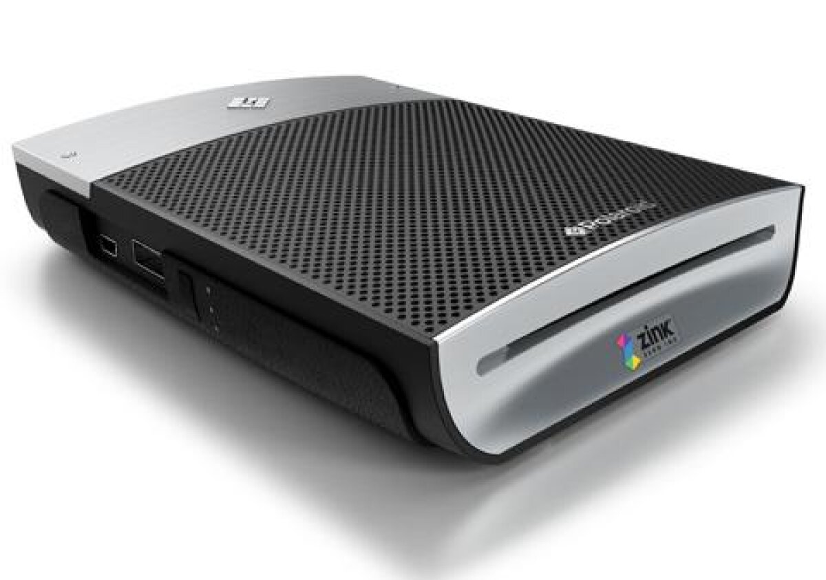 Grey Label GL 10, noua imprimantă portabilă de la Polaroid şi Lady Gaga, îmbină digitalul cu instantaneele